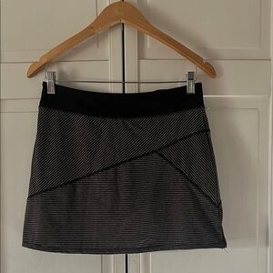 Lola by AFG Striped Black and Gray Women's Skort